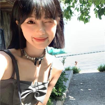 阳光下的影子